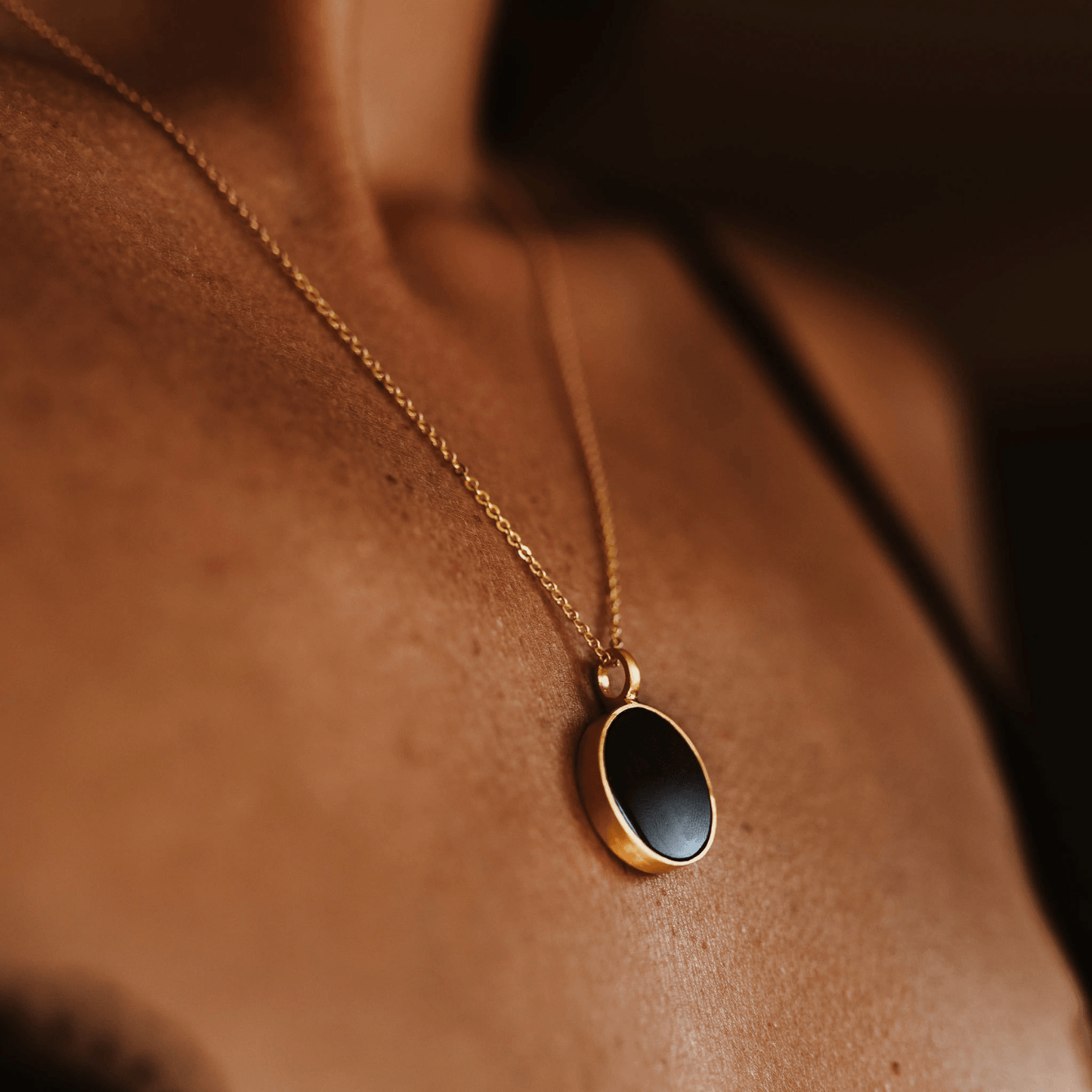 Wanderlust Life Fine Gold Chain Porthole Necklace - Black Onyx