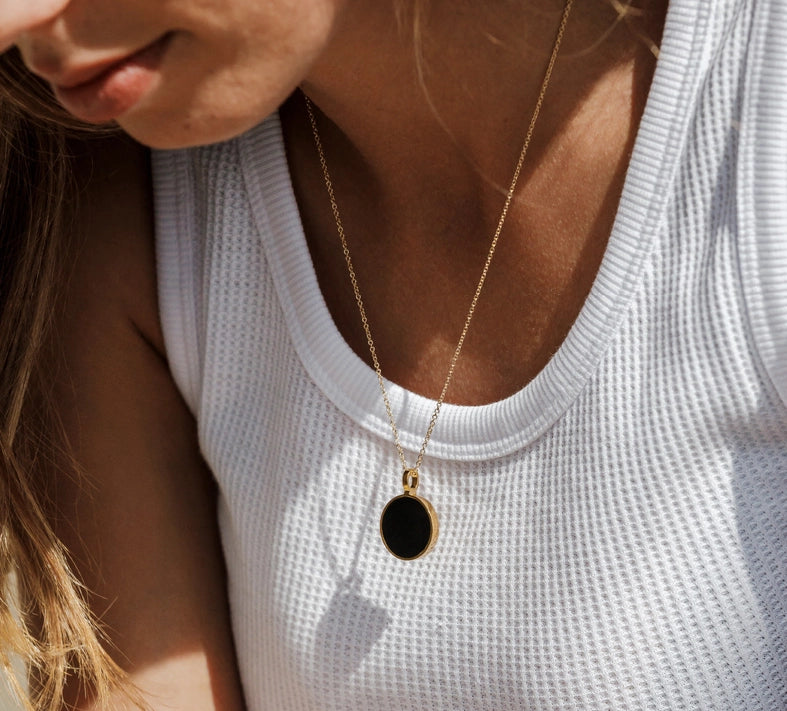 Fine Gold Chain Porthole Necklace - Black Onyx