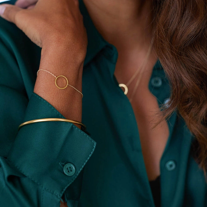 Fine Gold Chain Bracelet - Unity Circle