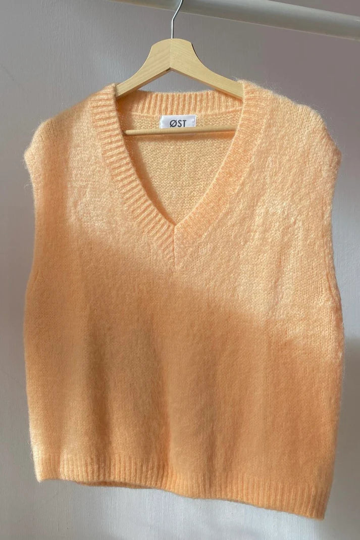 Tessa Knitted Mohair Vest - Peach