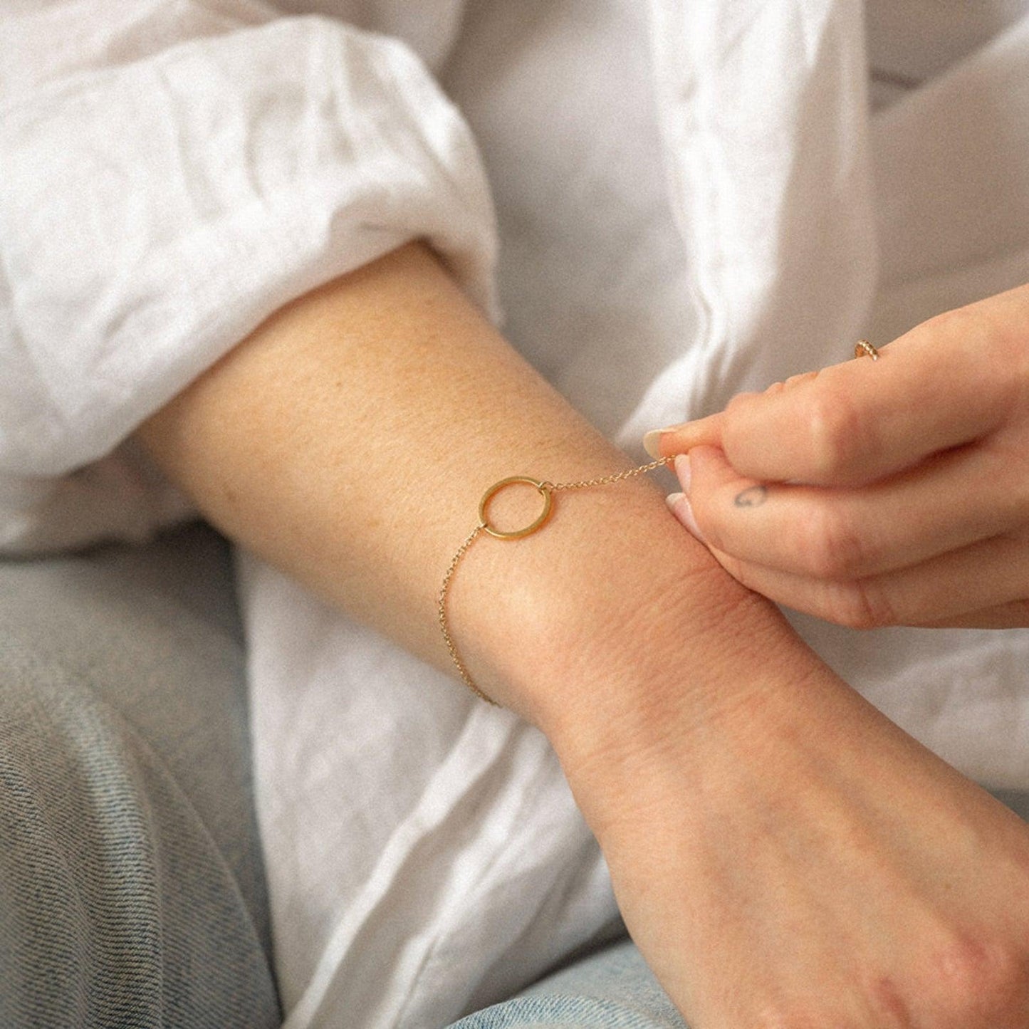 Fine Gold Chain Bracelet - Unity Circle