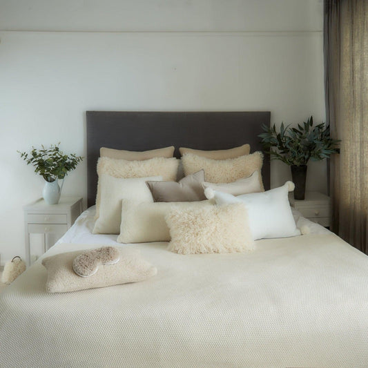 Curly Eye Mask - Pebble