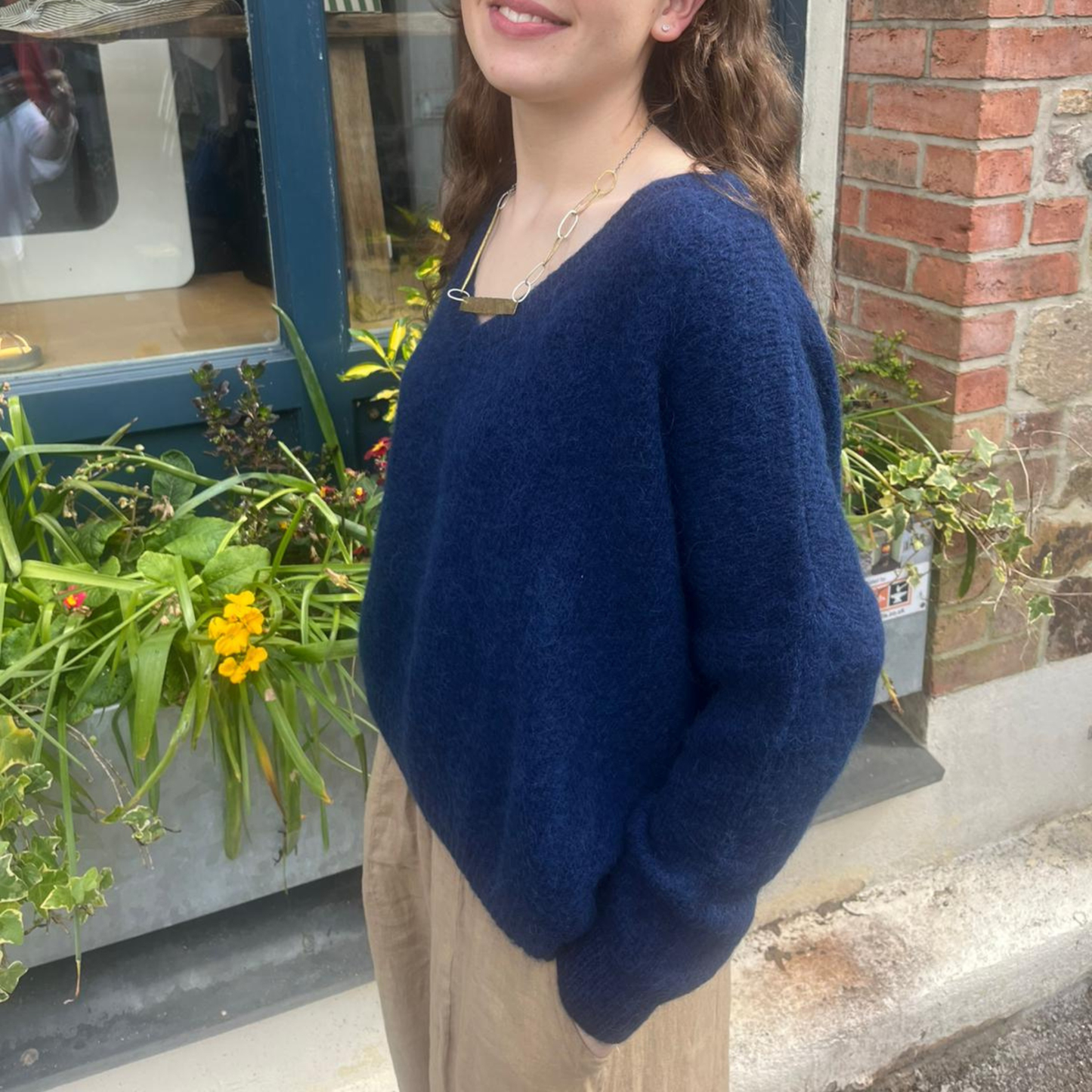 Alpaca Blend V Neck Jumper - Navy
