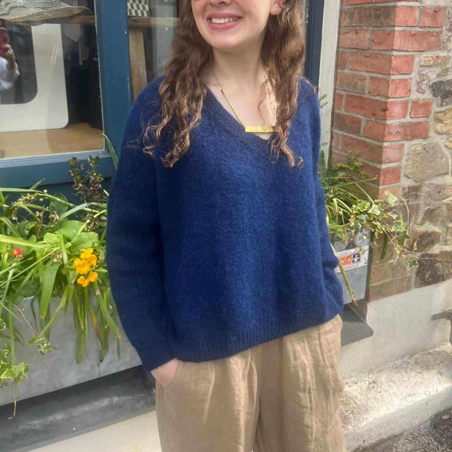 Alpaca Blend V Neck Jumper - Navy