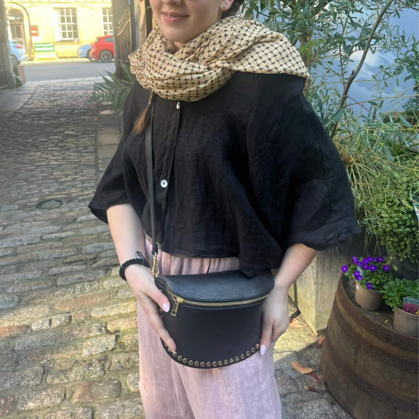 Linen Short Sleeve Button Blouse - Black