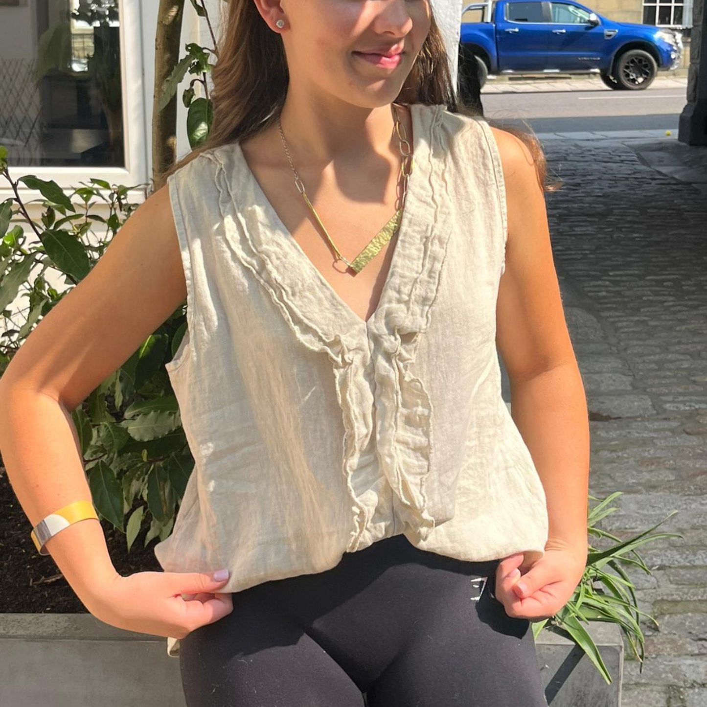Linen Sleeveless Blouse - Beige