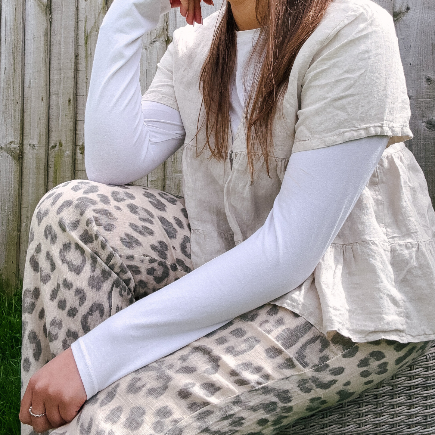 Short Sleeve Buttoned Linen Blouse - Beige