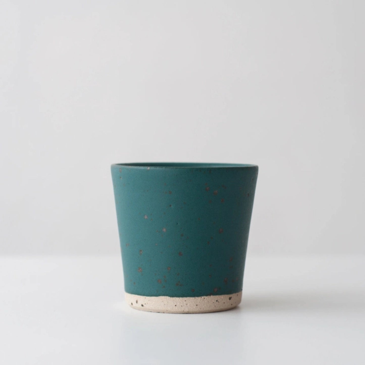 Dor & Tan Ceramic Beaker - Nori Green and Speckled