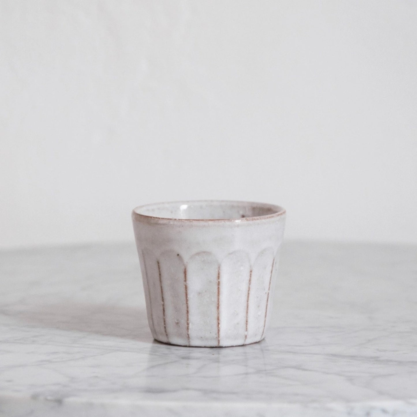 Dor & Tan Faceted Flat White Cup - Oat and White