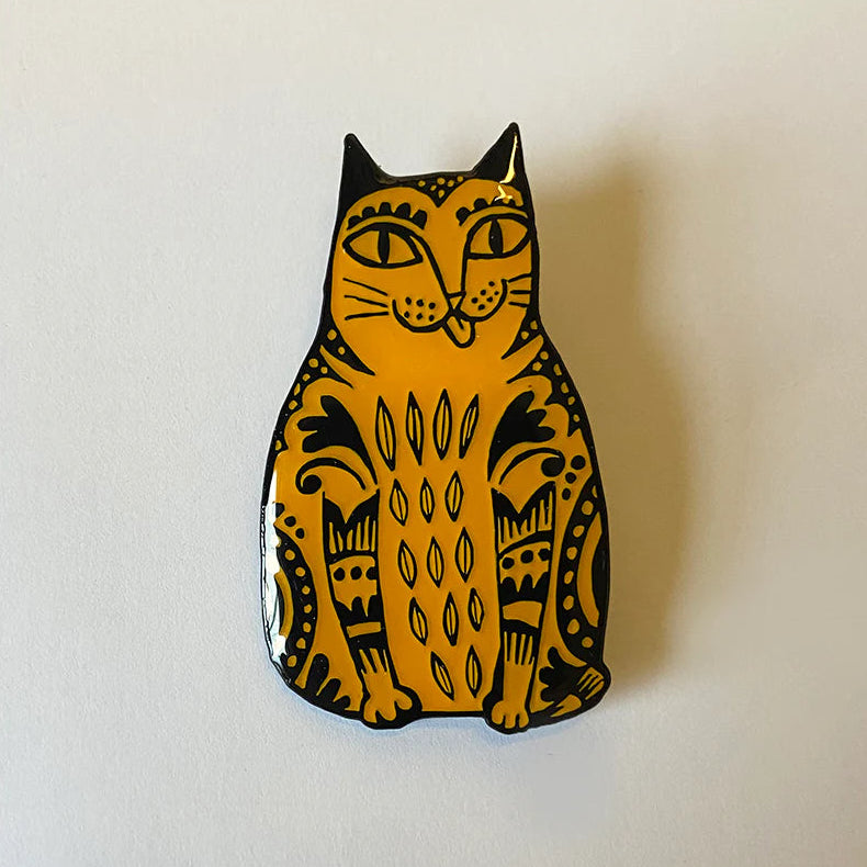 Pin Brooch - Sitting Kitty